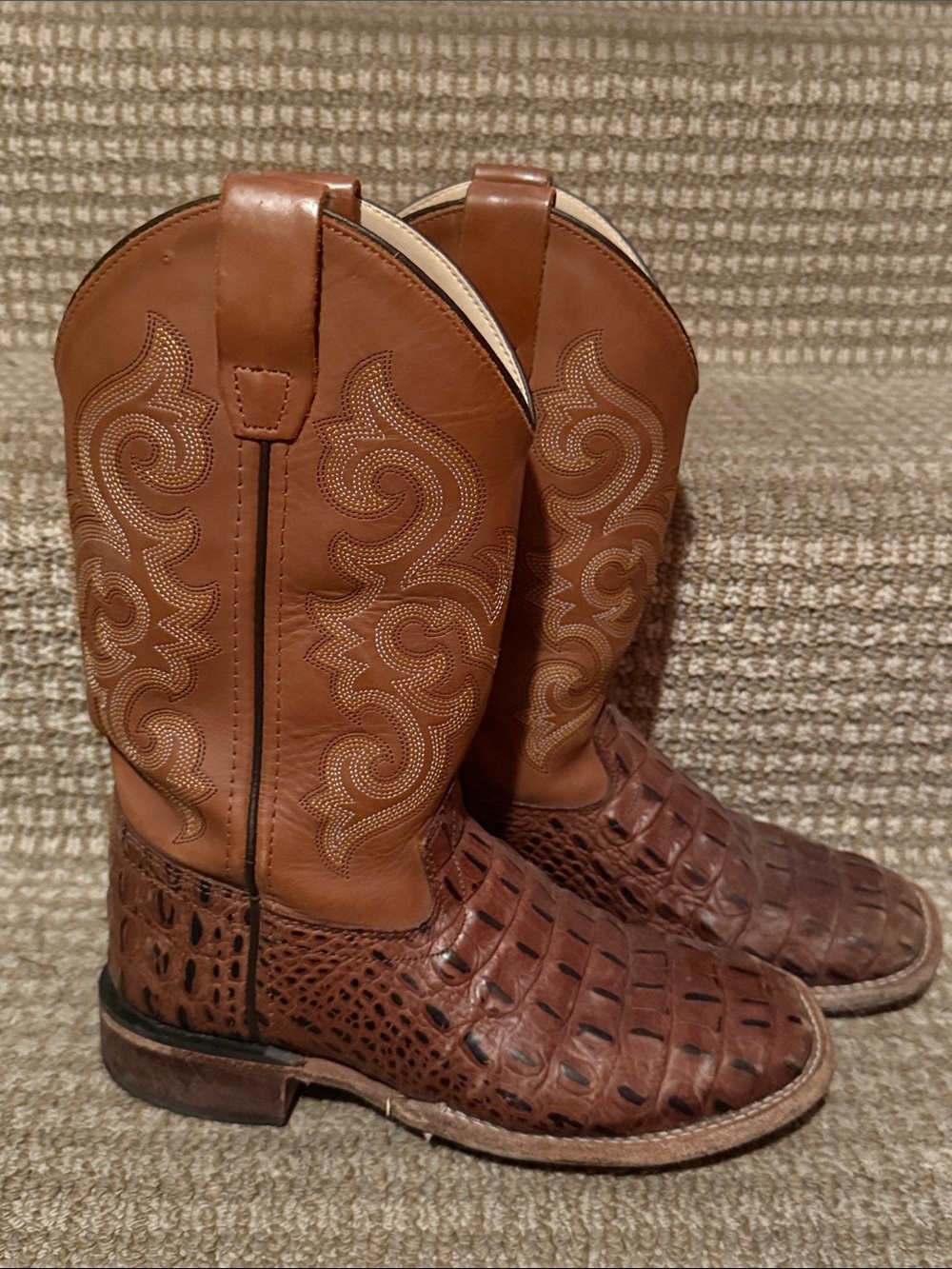 Old West Tan and Brown Croc-Textured Western Boots